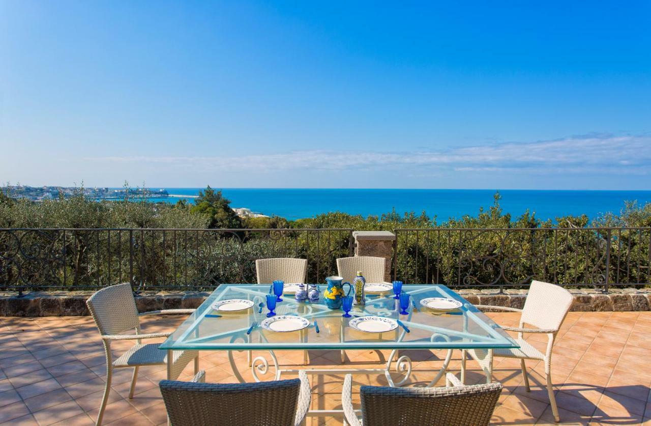 Dei Lecci - 7 Luxury With Private Pool Or Jacuzzi Villa