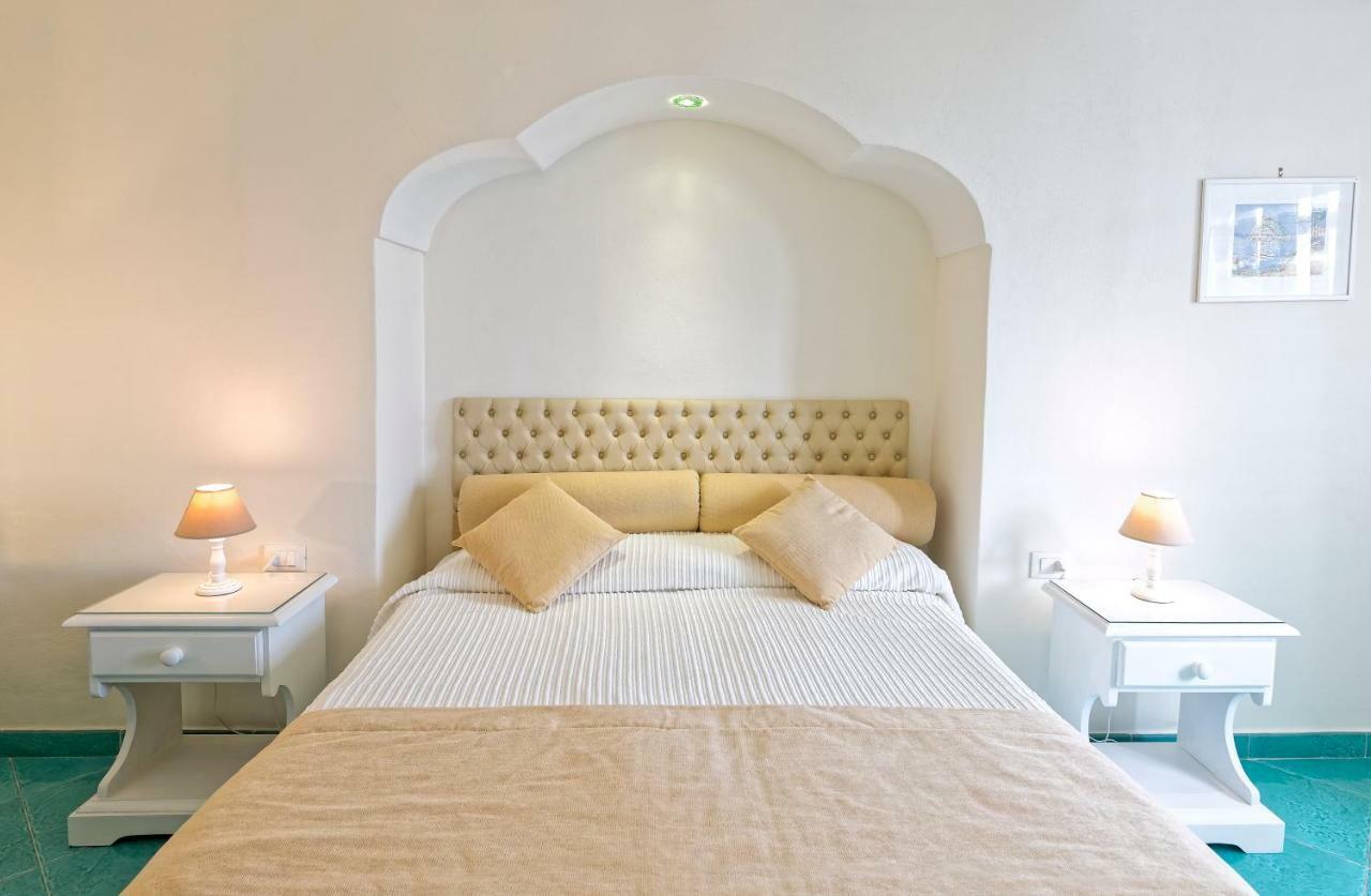 Dei Lecci - 7 Luxury With Private Pool Or Jacuzzi Villa